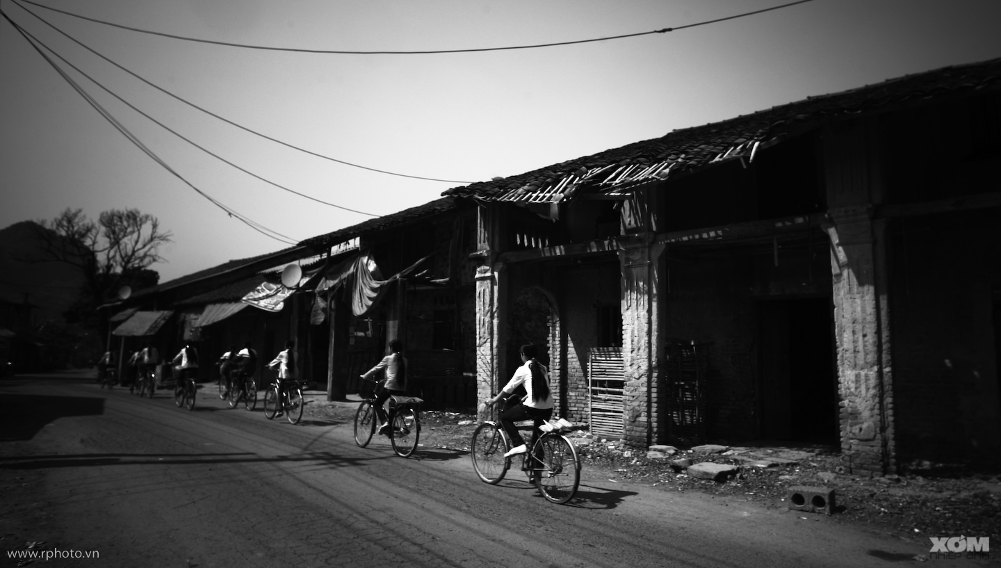3/4 đôi mắt.